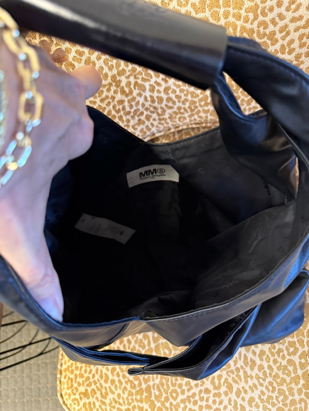 π― Authentic MM6 MAISON MARGIELA Black Shoulder Bag Tote Hobo - Picture 12 of 16